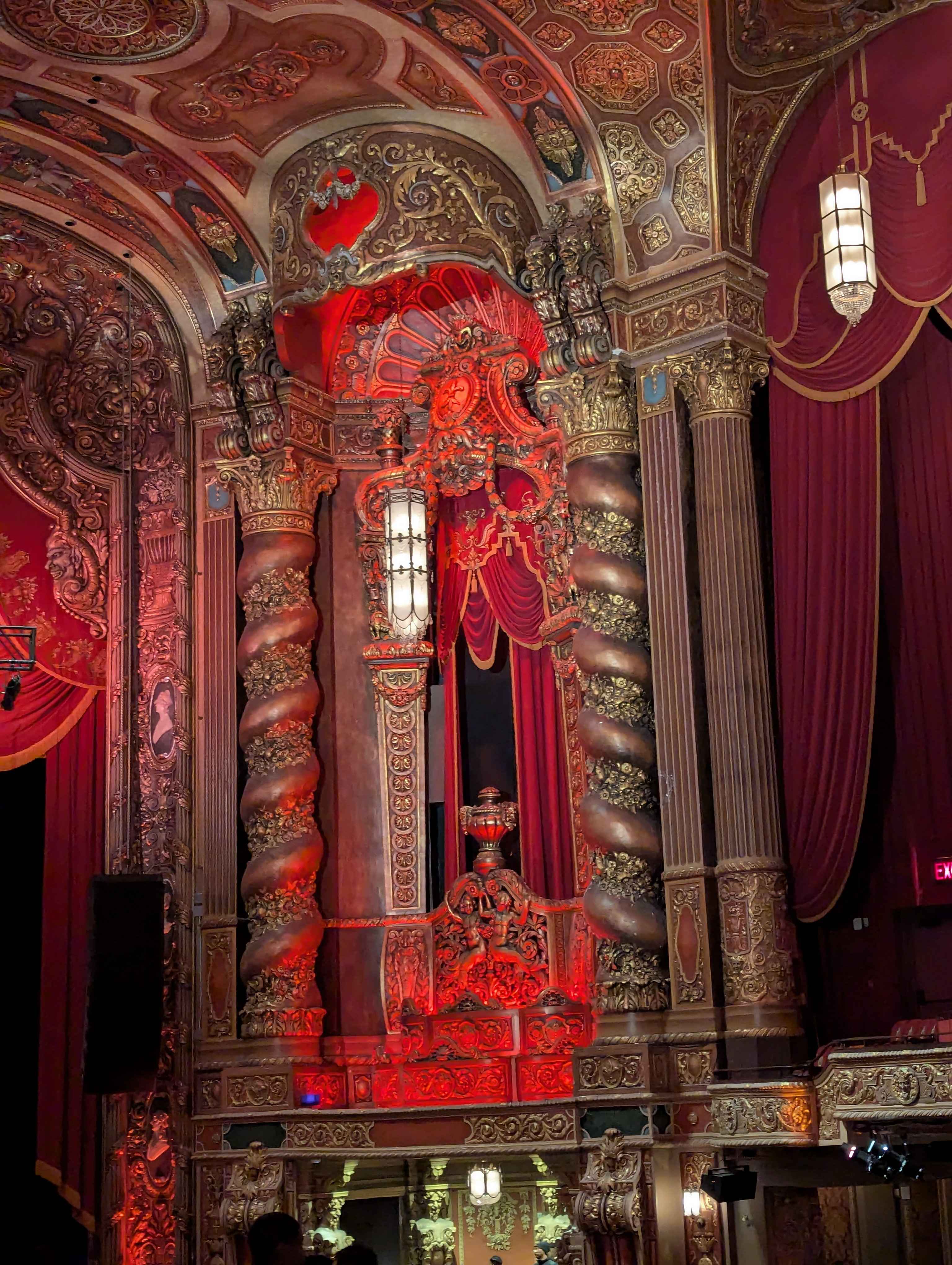Details on some of the columns inside Kings Theater.