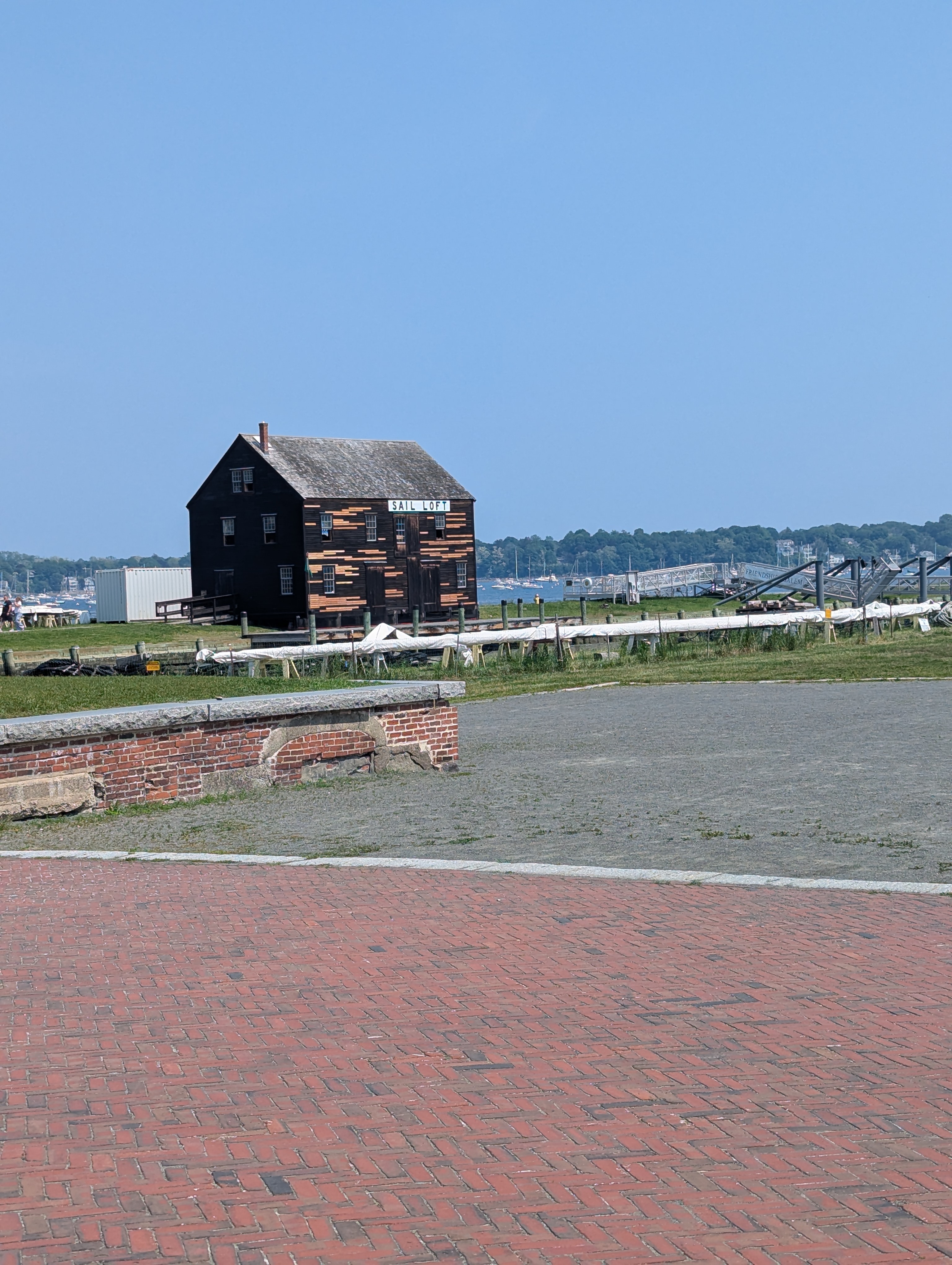A picture of the wharf.